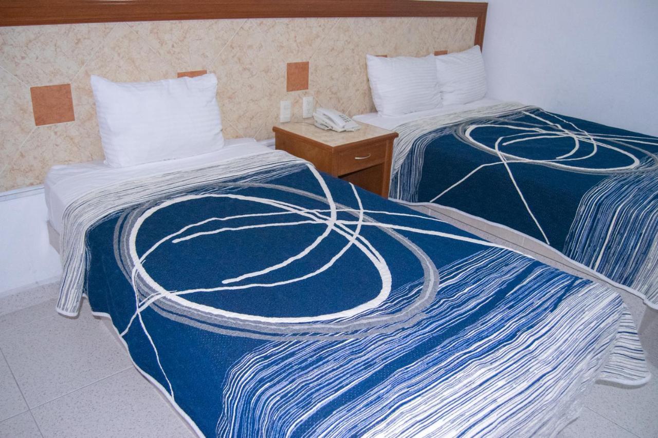 Hotel Niza Zona Piel León Kültér fotó