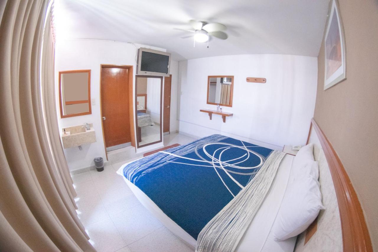 Hotel Niza Zona Piel León Kültér fotó
