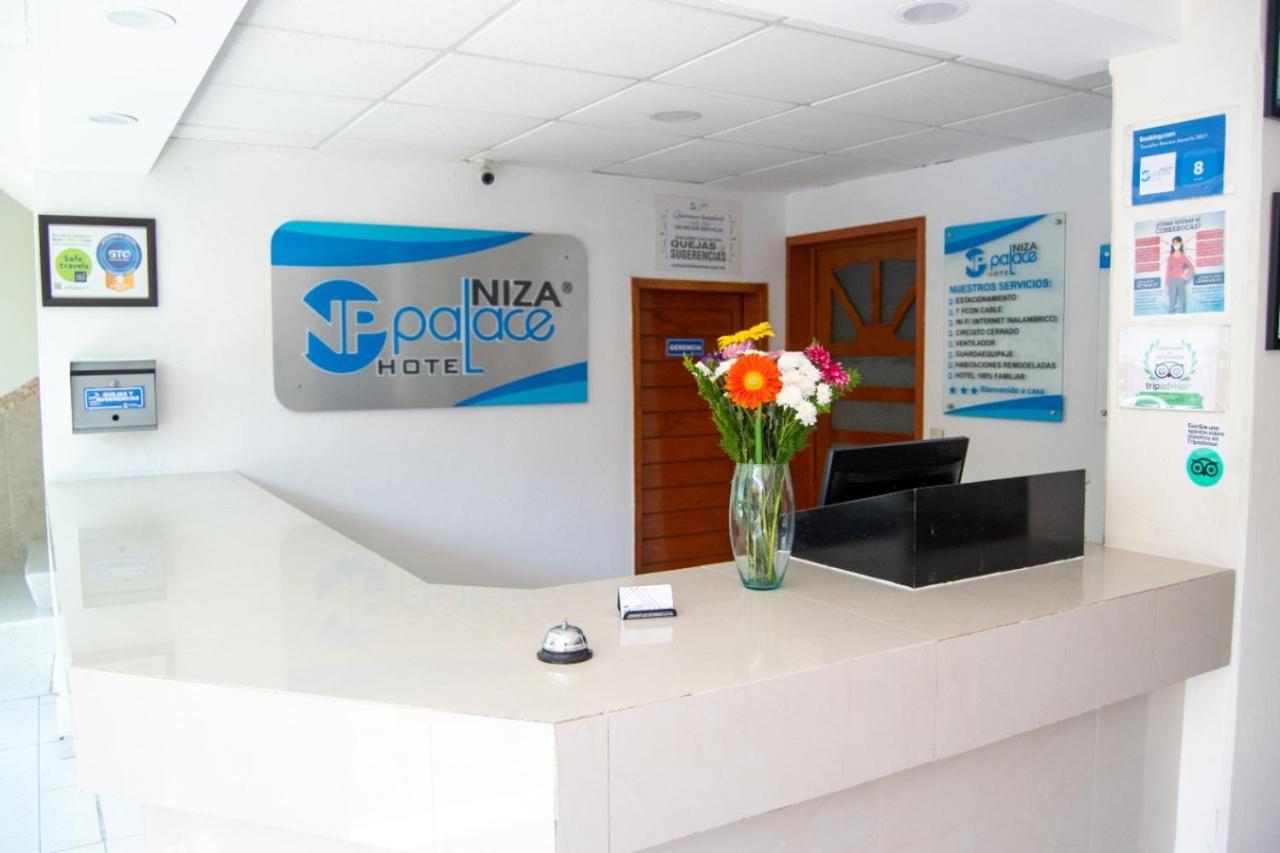 Hotel Niza Zona Piel León Kültér fotó