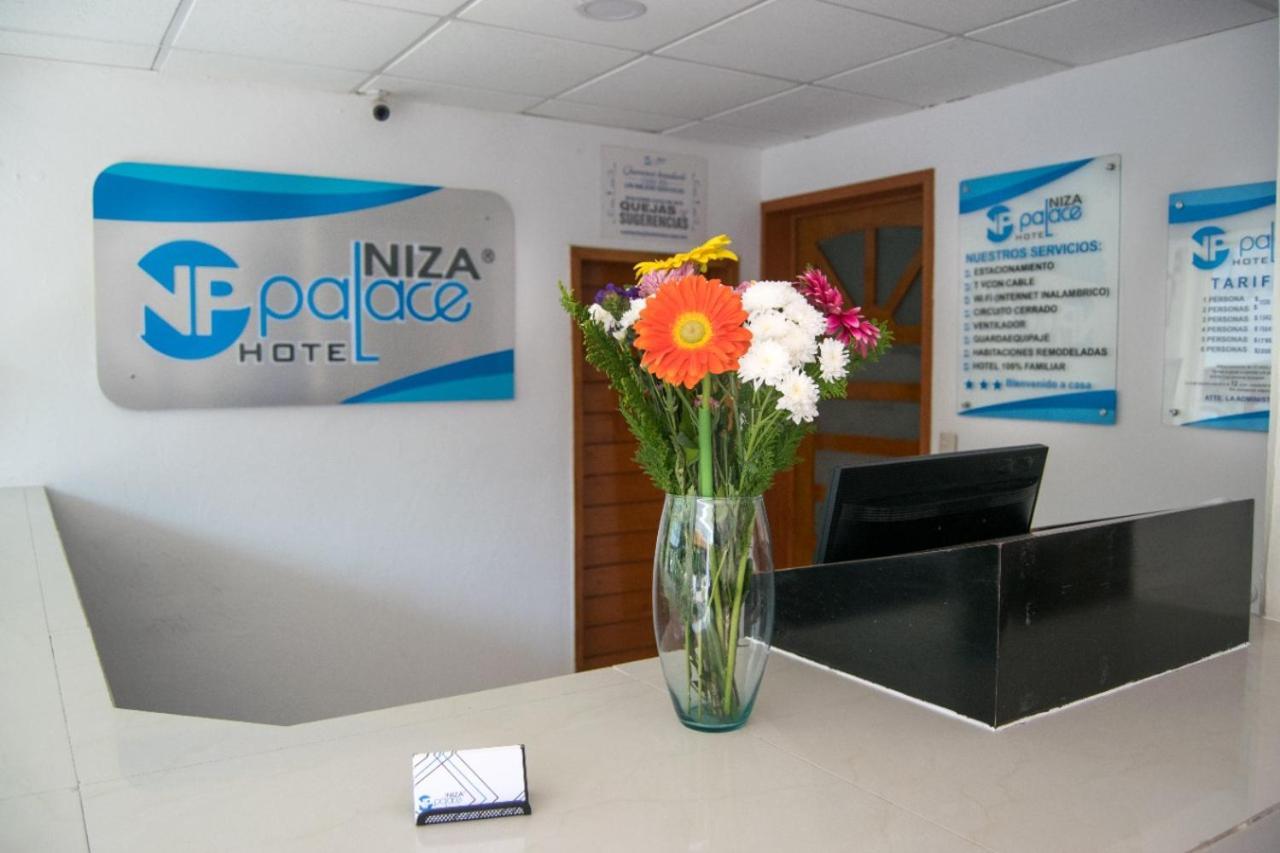 Hotel Niza Zona Piel León Kültér fotó