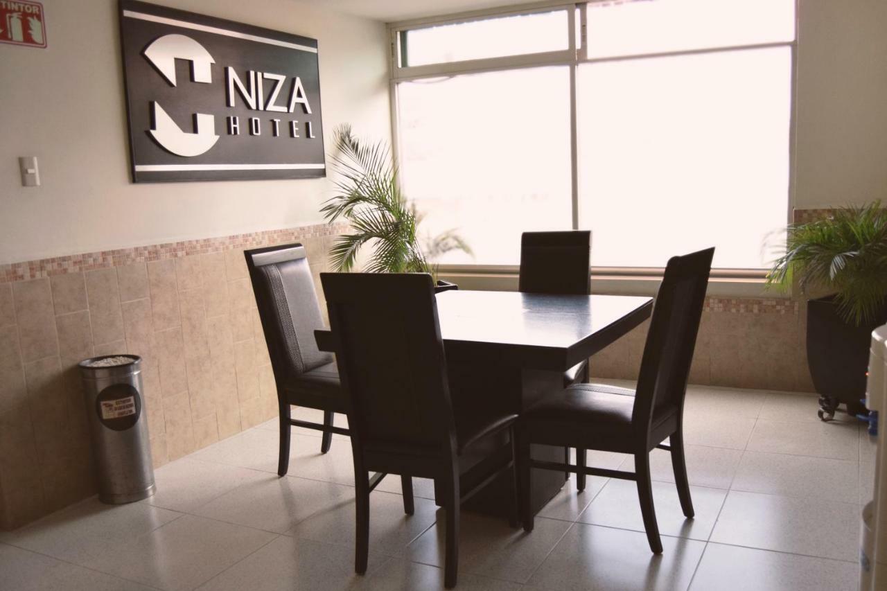 Hotel Niza Zona Piel León Kültér fotó